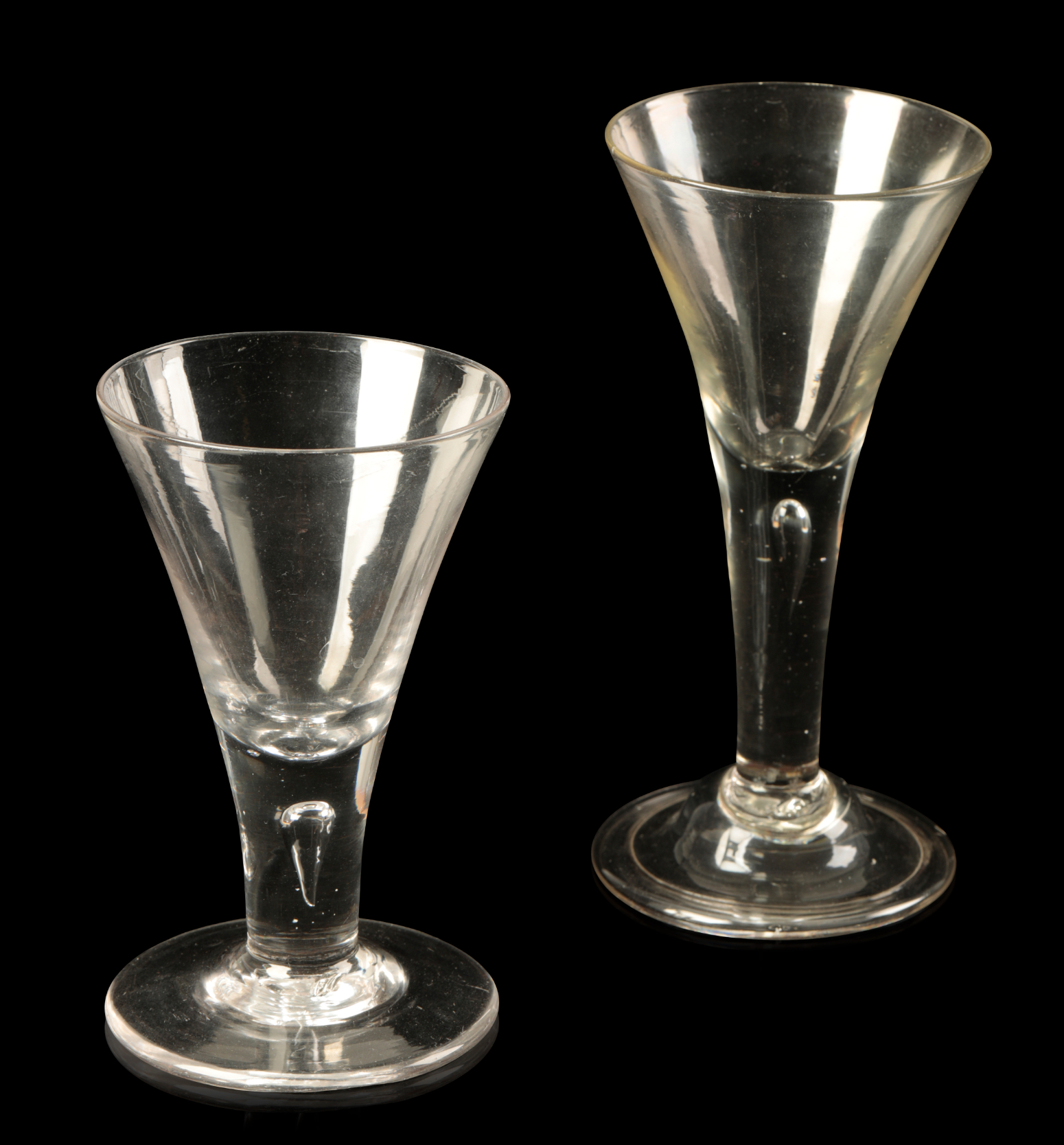 AN 18TH CENTURY ENGLISH ALE GLASS
