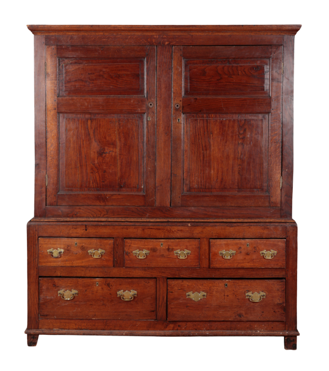 AN 18TH CENTURY PANELLED OAK