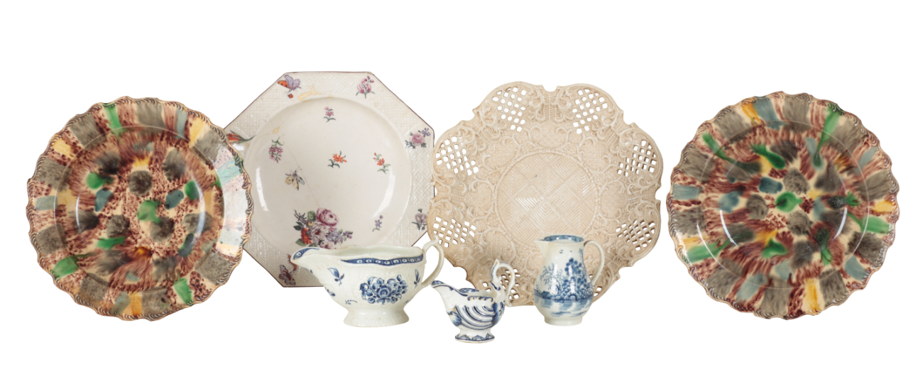 AN 18TH CENTURY WORCESTER BLUE