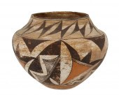 AN ACOMA POTTERY OLLAAn Acoma