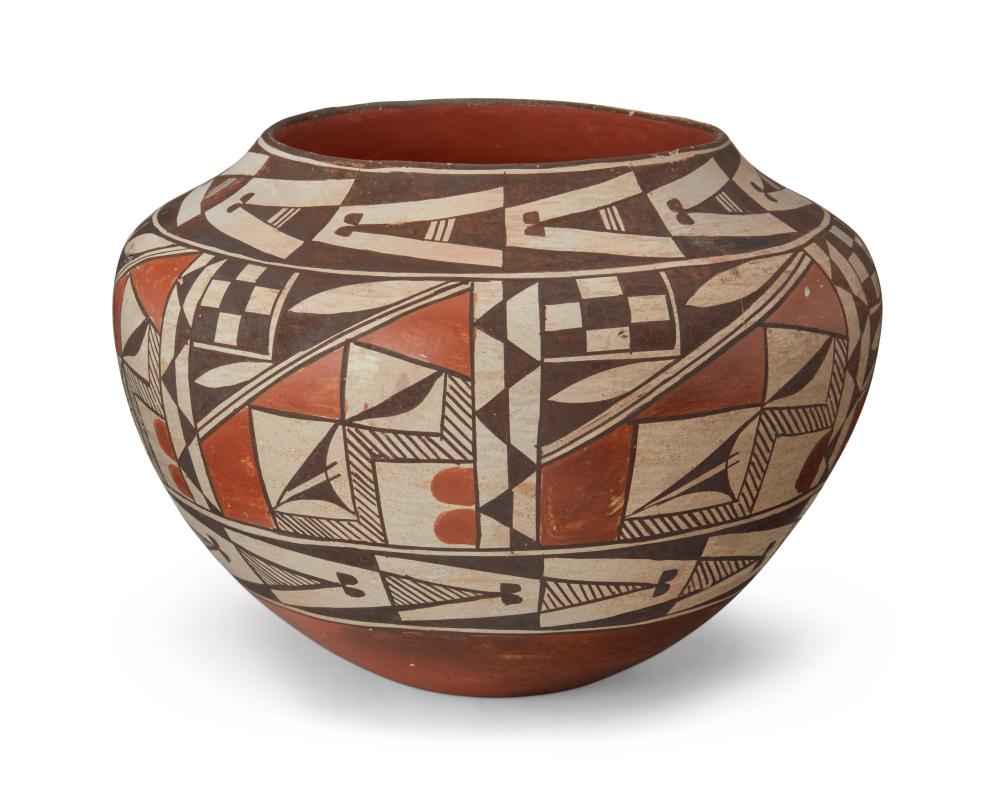 AN ACOMA PUEBLO POTTERY OLLA