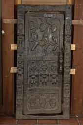AN AFRICAN DOGON CARVED WOOD F
