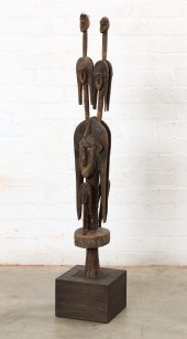 AN AFRICAN TRIBAL CARVED WOOD