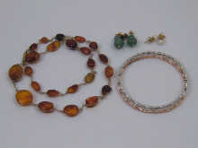 An amber necklace (approx. 54 cm)