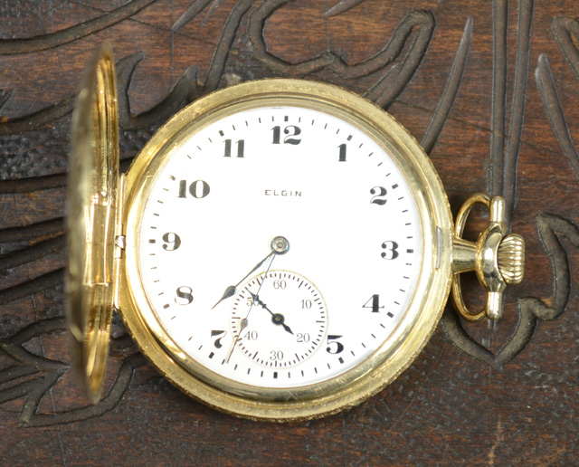 AN AMERICAN FOURTEEN KARAT GOLD