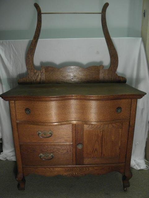 An American Oak washstand with