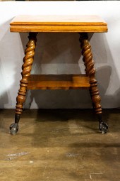 AN AMERICAN QUARTERSAWN OAK OC