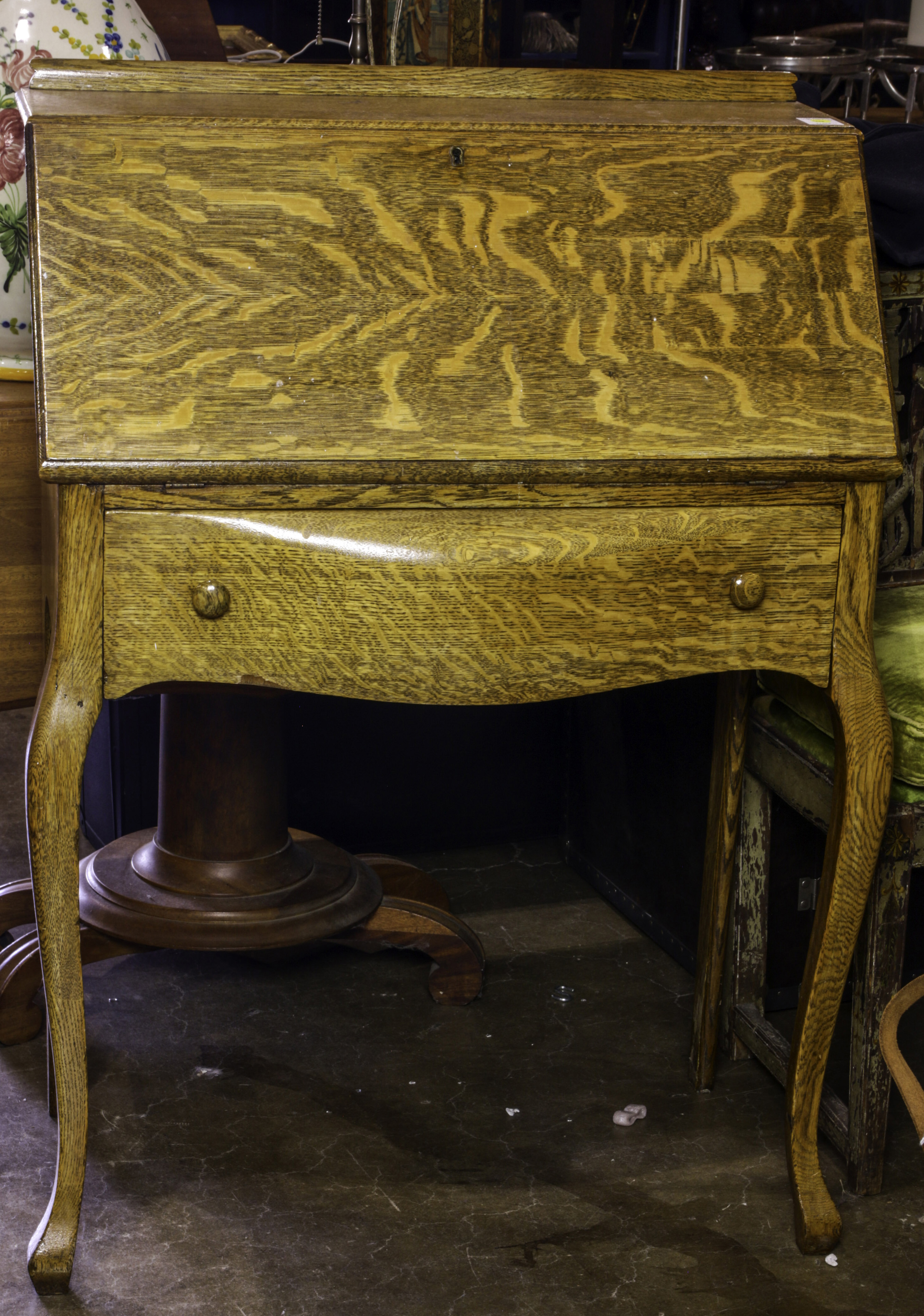 AN AMERICAN QUARTERSAWN OAK SLANT