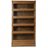 AN AMERICAN QUARTERSAWN OAK ST