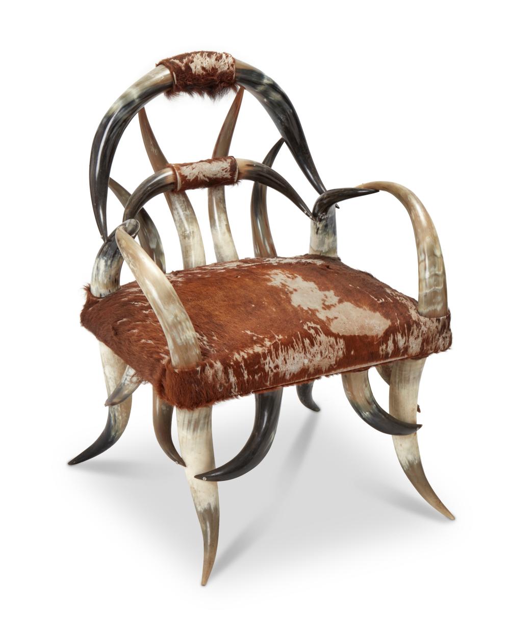 AN AMERICAN RUSTIC CATTLE HORN