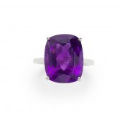 AN AMETHYST AND FOURTEEN KARAT