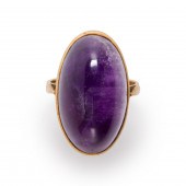 AN AMETHYST AND NINE KARAT GOL
