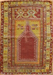AN ANATOLIAN RUG, EARLY 20TH C