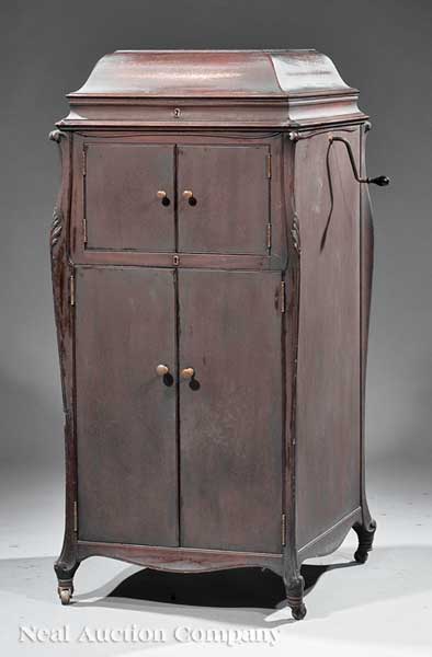 An Antique American Mahogany