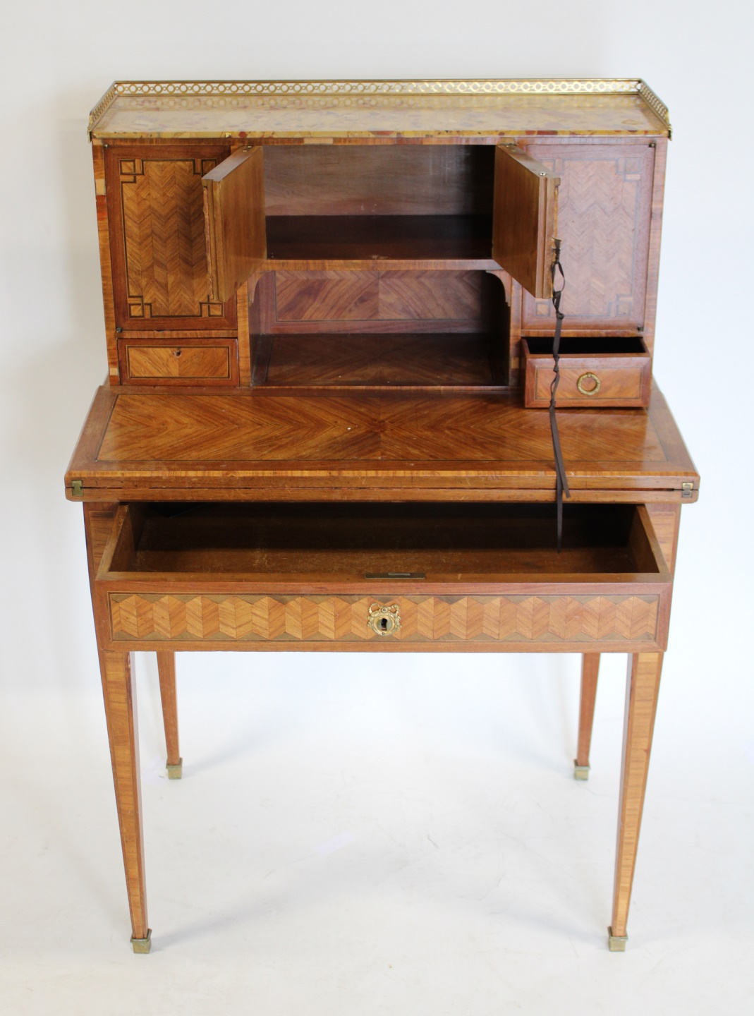 AN ANTIQUE CONTINENTAL PARQUETRY