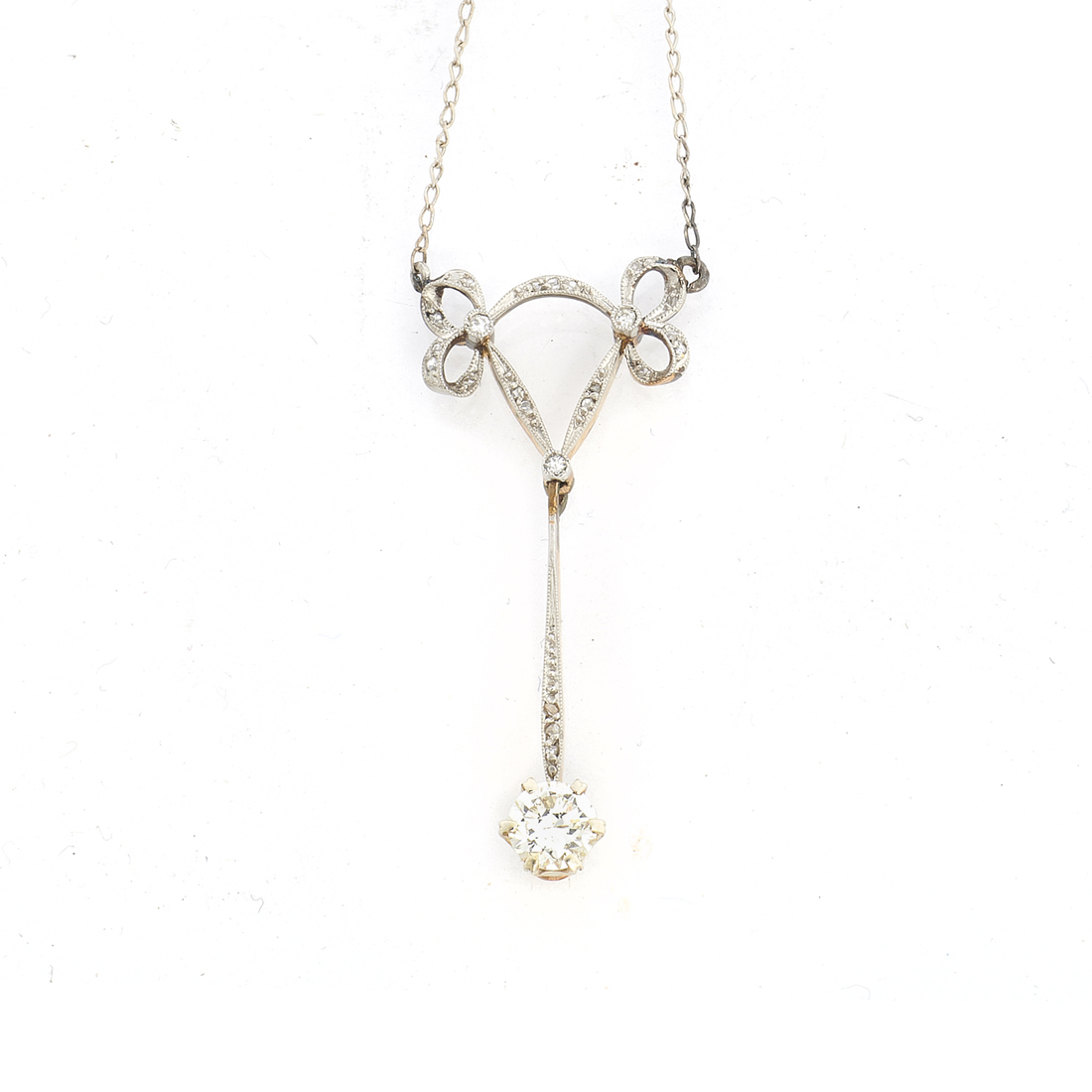 AN ANTIQUE DIAMOND AND