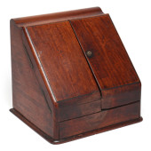 AN ANTIQUE ENGLISH MAHOGANY LE