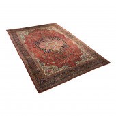 AN ANTIQUE FARAHAN SAROUK CARP