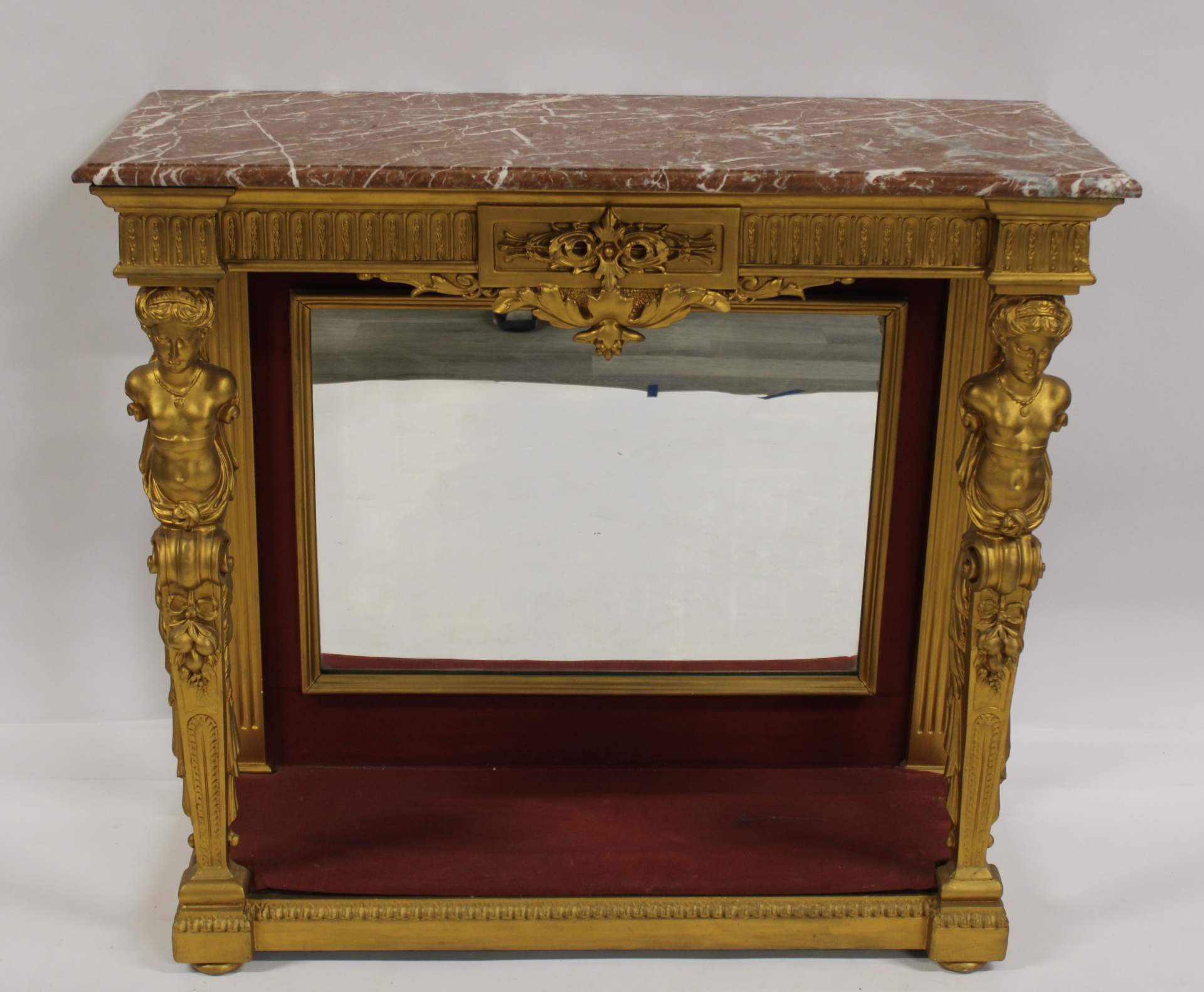 AN ANTIQUE FINELY CARVED GILTWOOD