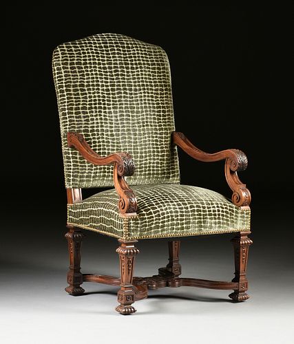 AN ANTIQUE LOUIS XIV STYLE CARVED
