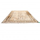 AN ANTIQUE PERSIAN SULTANABAD