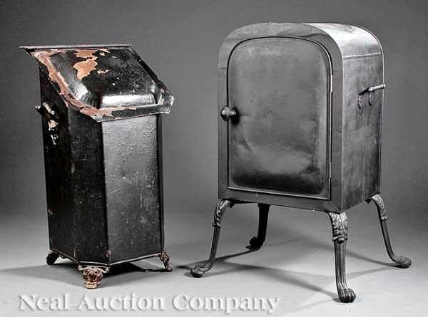 An Antique Tôle Peinte Plate Warmer