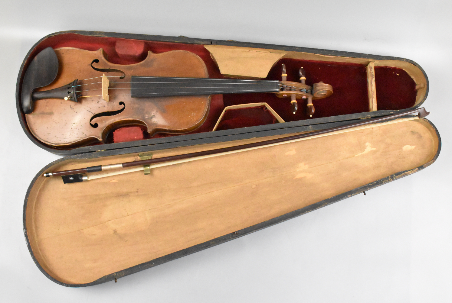 AN ANTIQUE VIOLIN,SIGNED "HOPF"