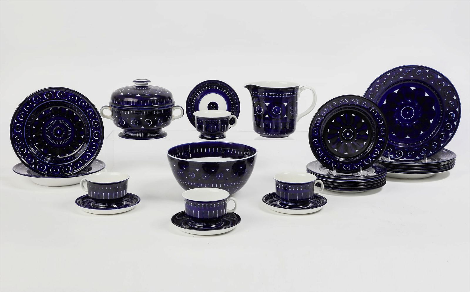 AN ARABIA OF FINLAND CERAMIC PART