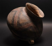 AN ARCHAIC STYLE FINE POTTERY