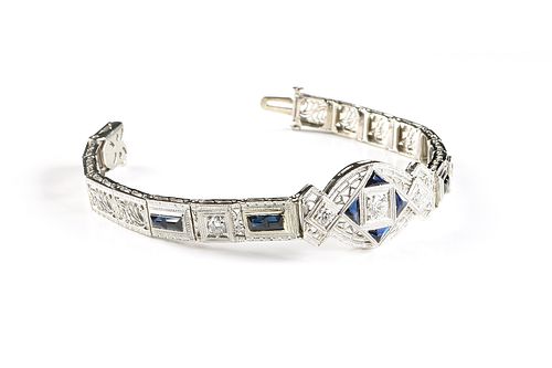 AN ART DECO 14K FILIGREE WHITE