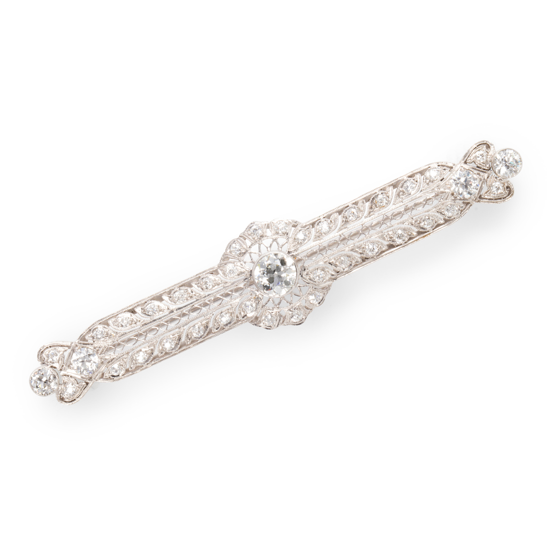 AN ART DECO DIAMOND AND PLATINUM
