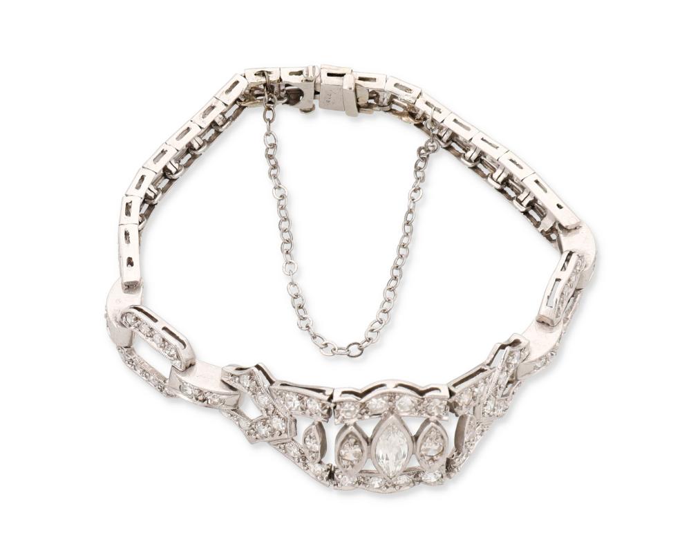 AN ART DECO DIAMOND BRACELETAn