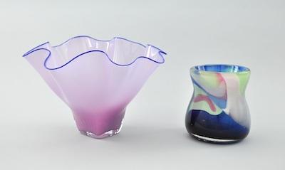 An Art Glass Pink Ruffle Vase and