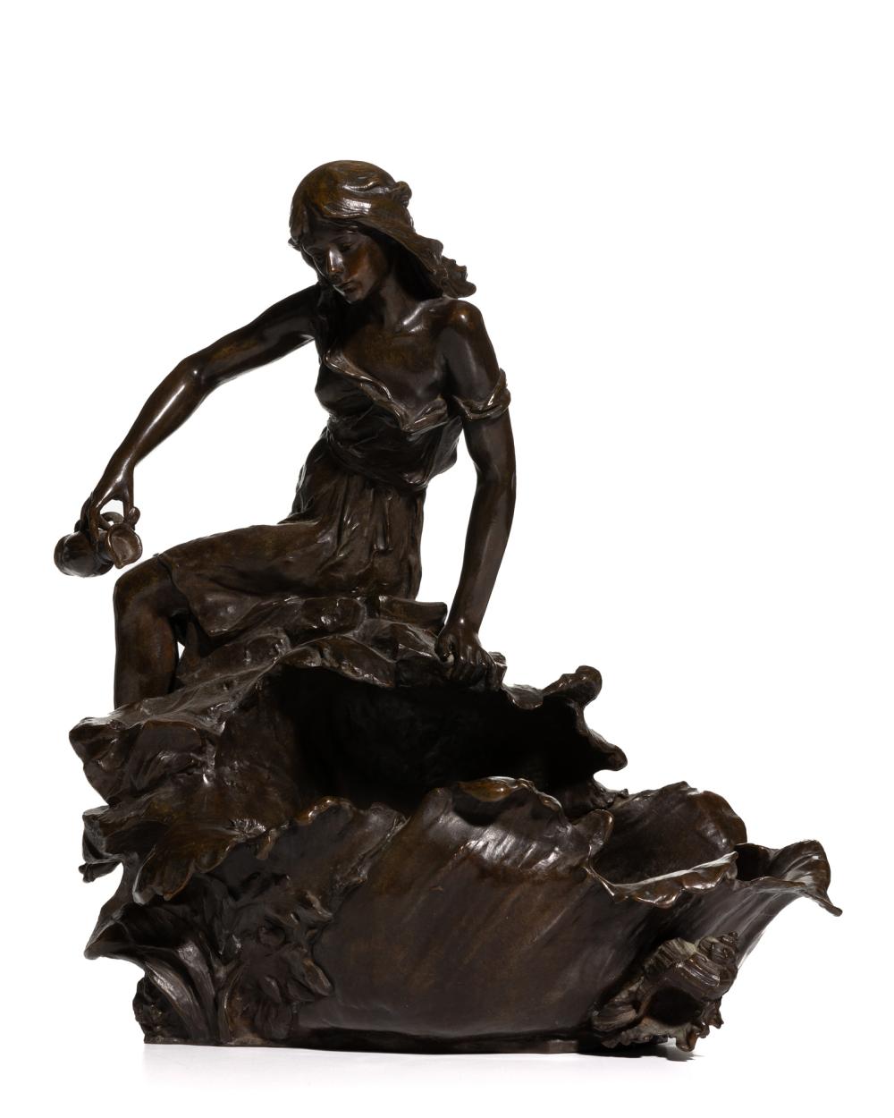 AN ART NOUVEAU BRONZE SCULPTURAL