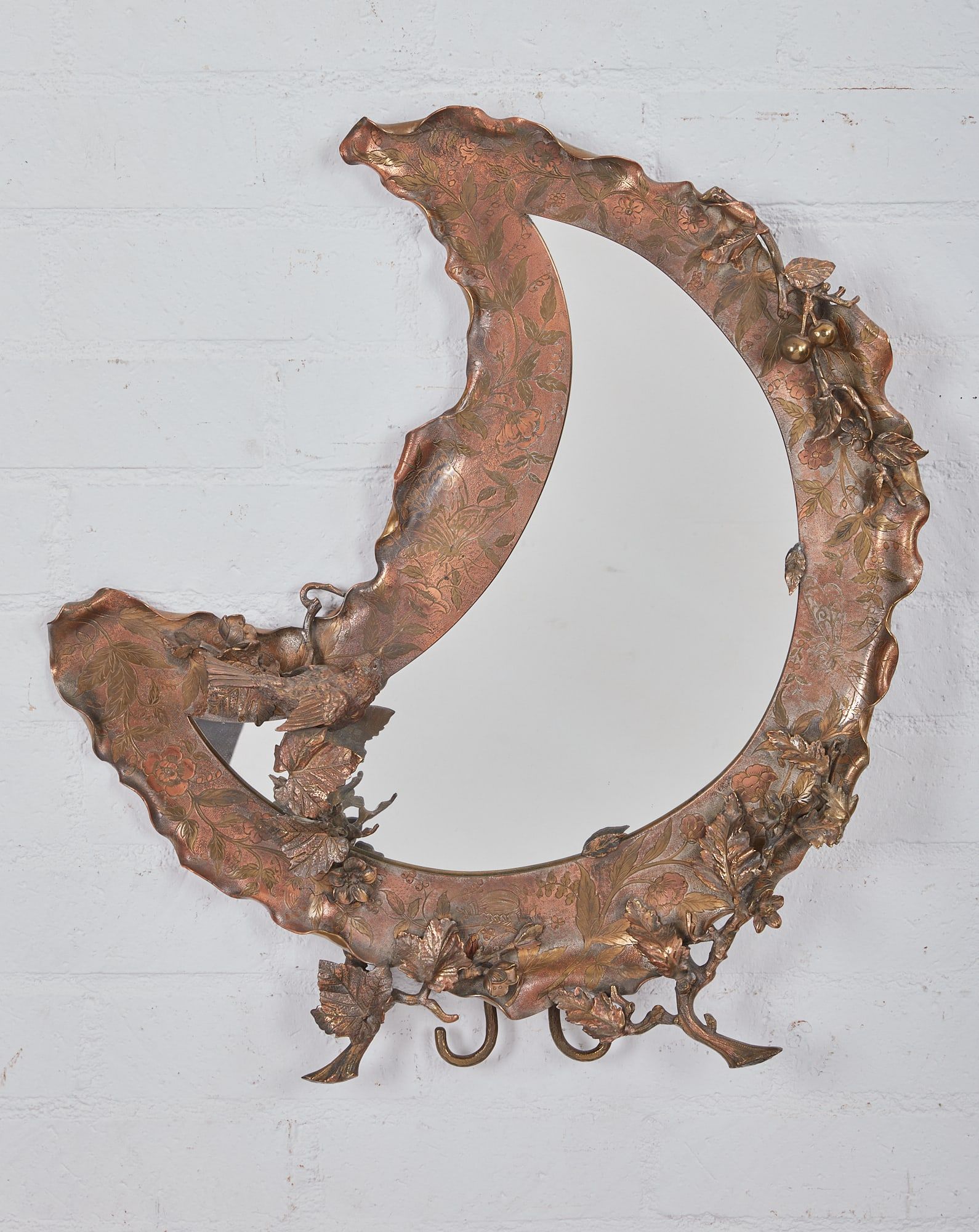 AN ART NOUVEAU CRESCENT FORM