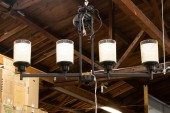 AN ARTS AND CRAFTS STYLE HANGI