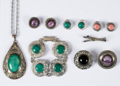 An Arts & Crafts style pendant,