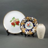 AN ASSEMBLED GROUP OF PORCELAI