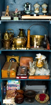 AN ASSORTMENT OF ASSOCIATED DE