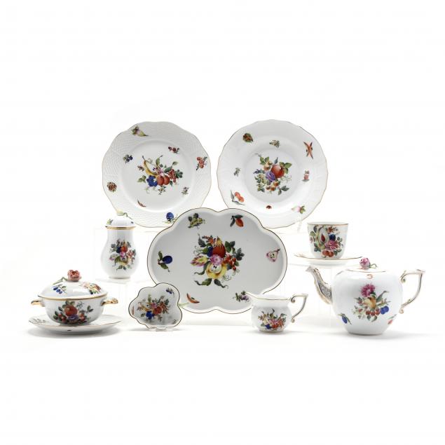 AN ASSORTMENT OF HEREND PORCELAIN
