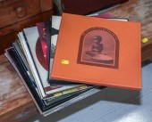 AN ASSORTMENT OF LP ALBUMS Com