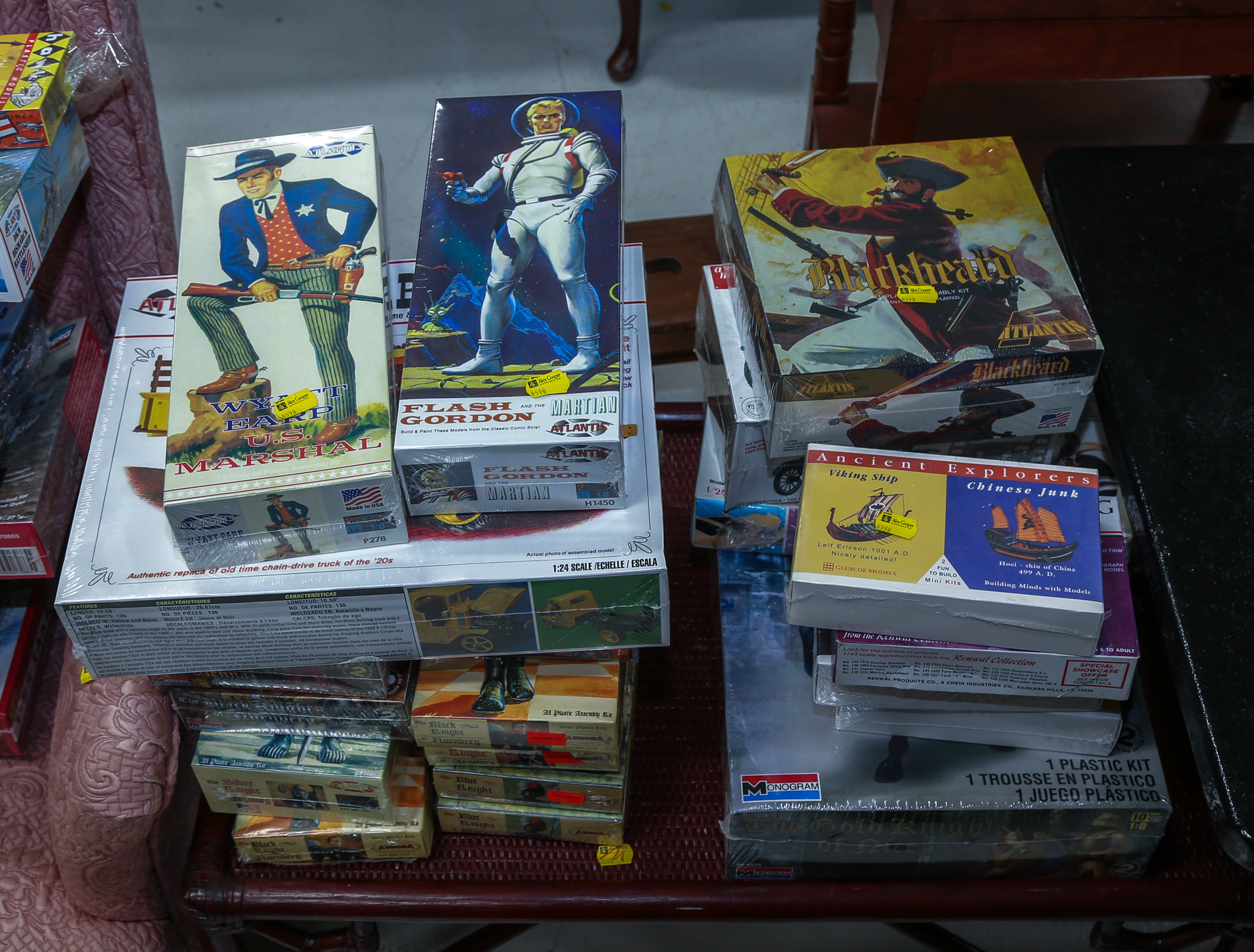 AN ASSORTMENT OF MODEL KITS