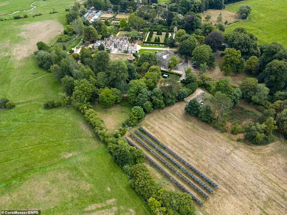 AN ATHELHAMPTON BACKSTAGE TOUR A