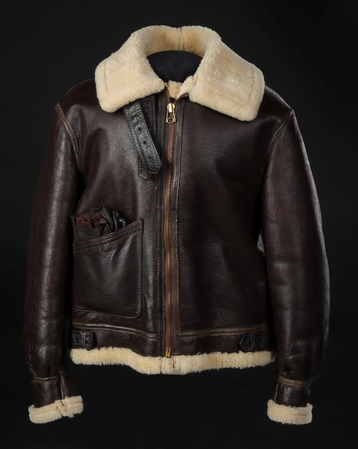 AN AVIREX LTD B-3 TYPE SHEARLING