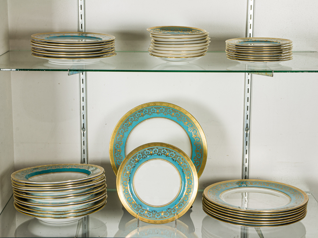 AN AYNSLEY PORCELAIN PARTIAL DINNER