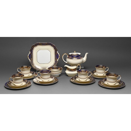An Aynsley tea service, c1930, with