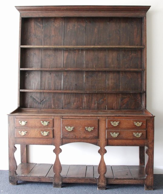 An early 19th Century oak dresser
