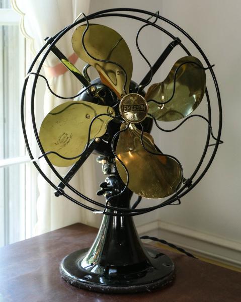 AN EARLY 20TH C. EMERSON BRASS