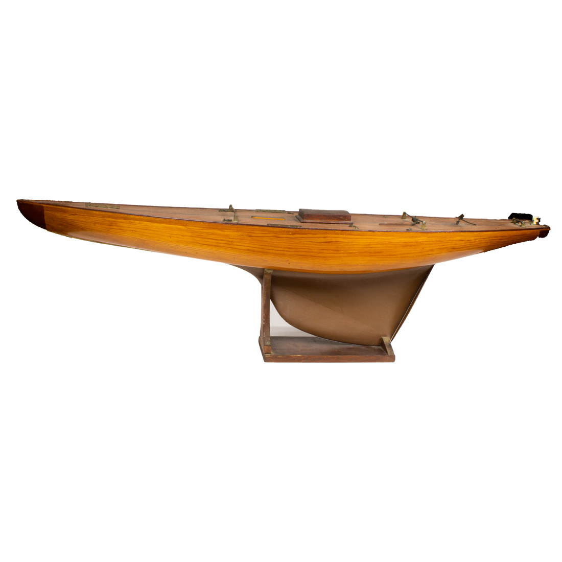 AN EARLY 20TH CENTURY HAND BUILT