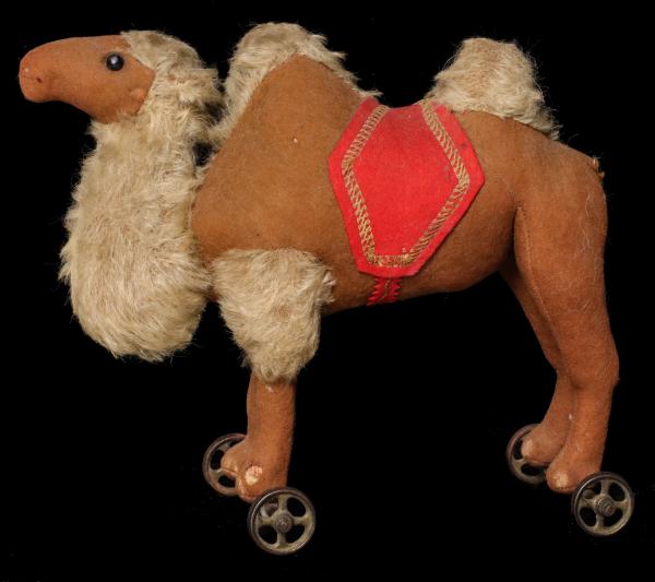 AN EARLY STEIFF CAMEL PULL TOY ON